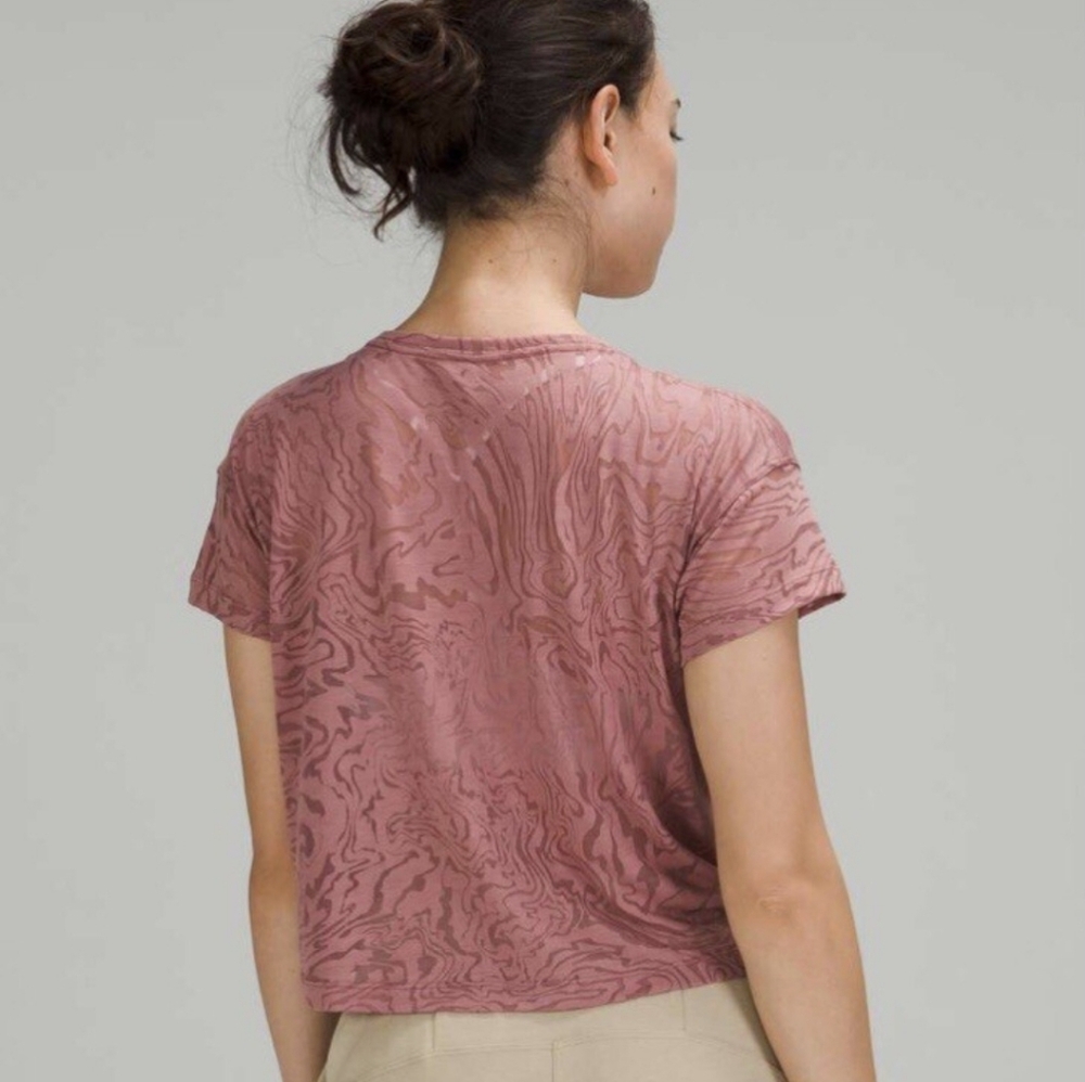 LULULEMON Cates Tee